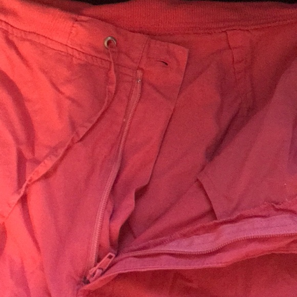 Pink capris - Picture 3 of 3